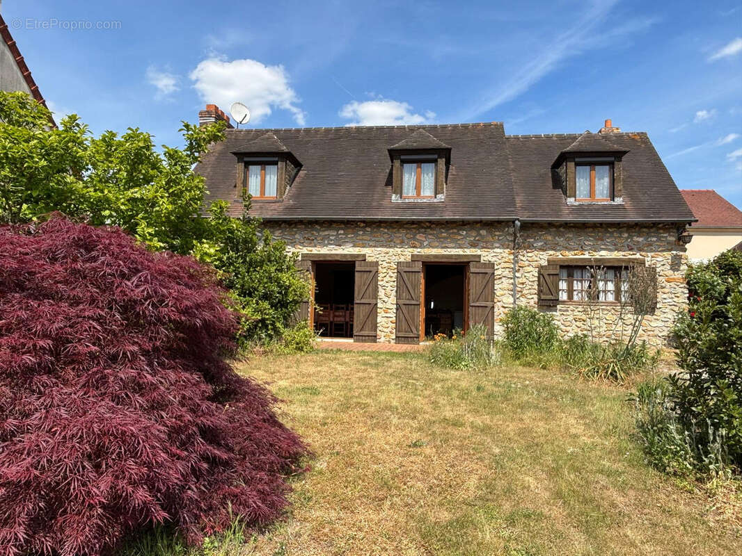 Maison à BONNELLES