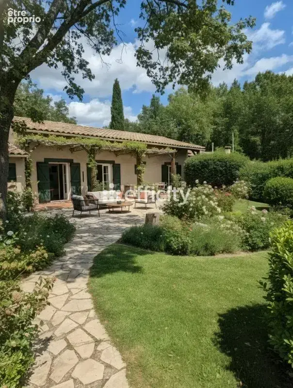 Maison 8 pièces 200 m² à vendre à La Garde-Freinet (83680) - photo 2
