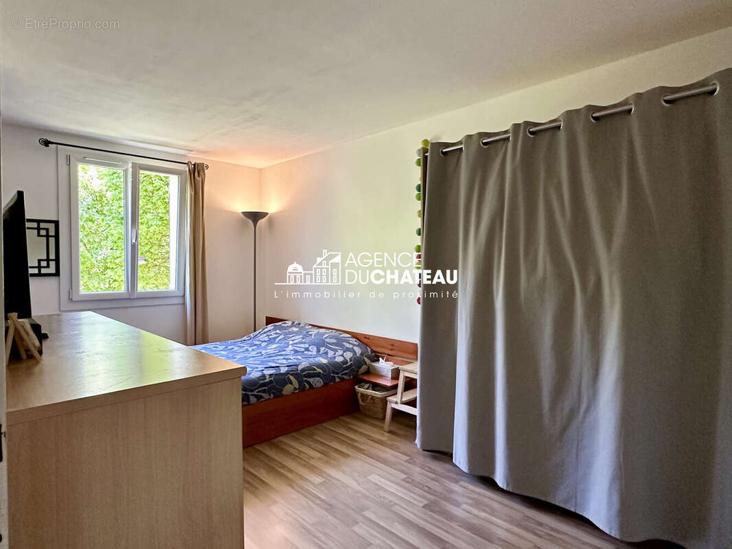 Maison 88 m² à Nandy  - photo 8