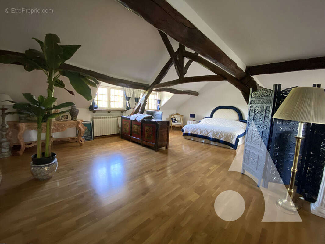 Maison 260 m² - 5 chambres avec terrain - peroy les gombries - photo 11