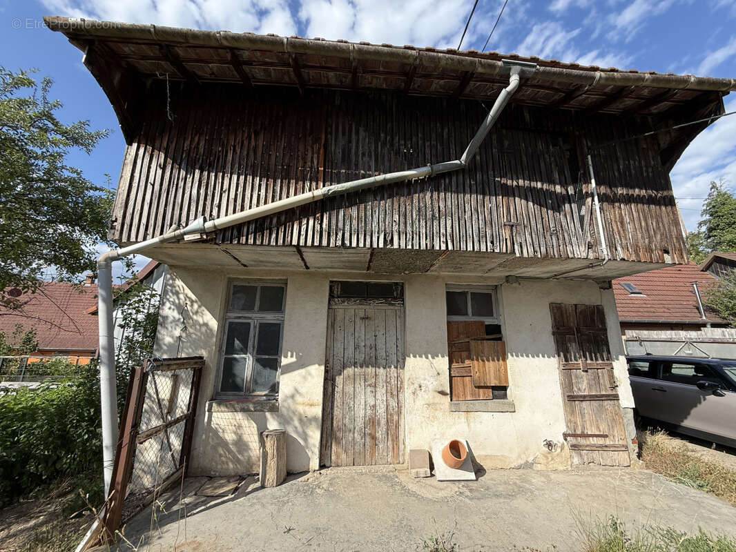 Maison de village avec grange et dépendances - photo 4