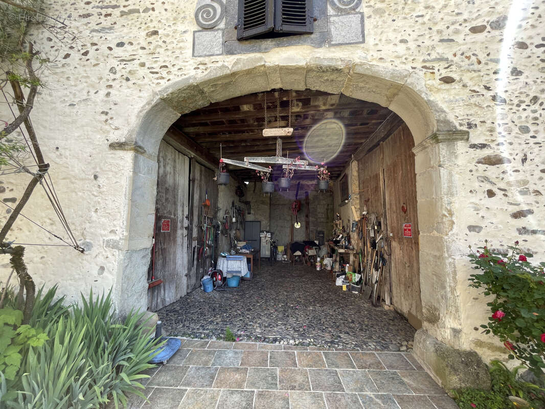 Rare enclos béarnais du XVIIe au XIXe siècle, au cœur de la vallée de Nay - photo 28