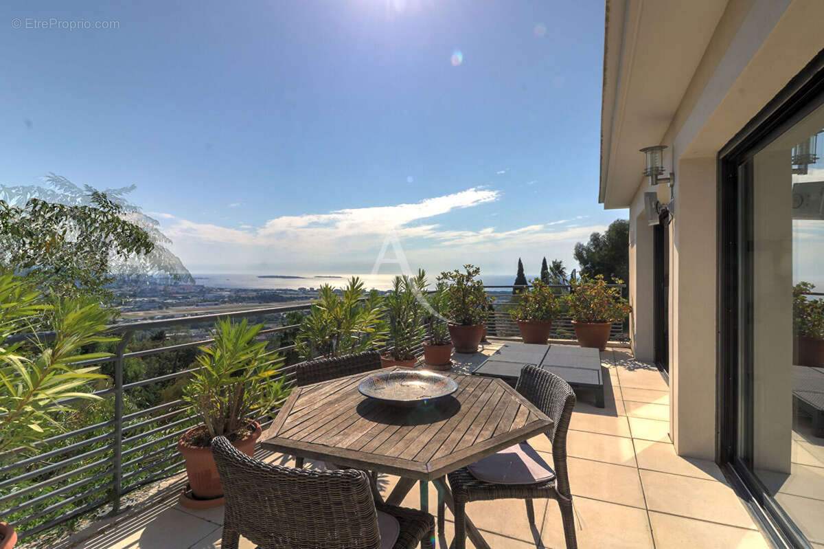 Maison à MANDELIEU-LA-NAPOULE