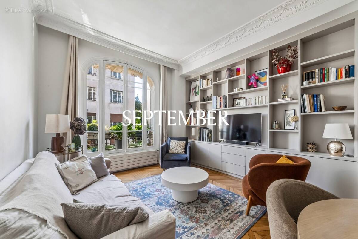 Appartement à NEUILLY-SUR-SEINE