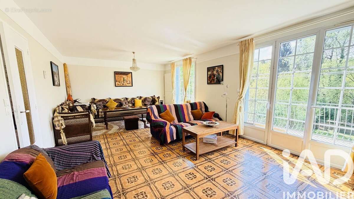 Photo 3 - Maison à VARENNES-JARCY