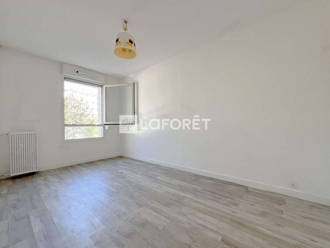 Appartement à MONTROUGE