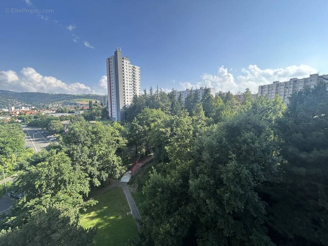 Appartement à SAINT-ETIENNE