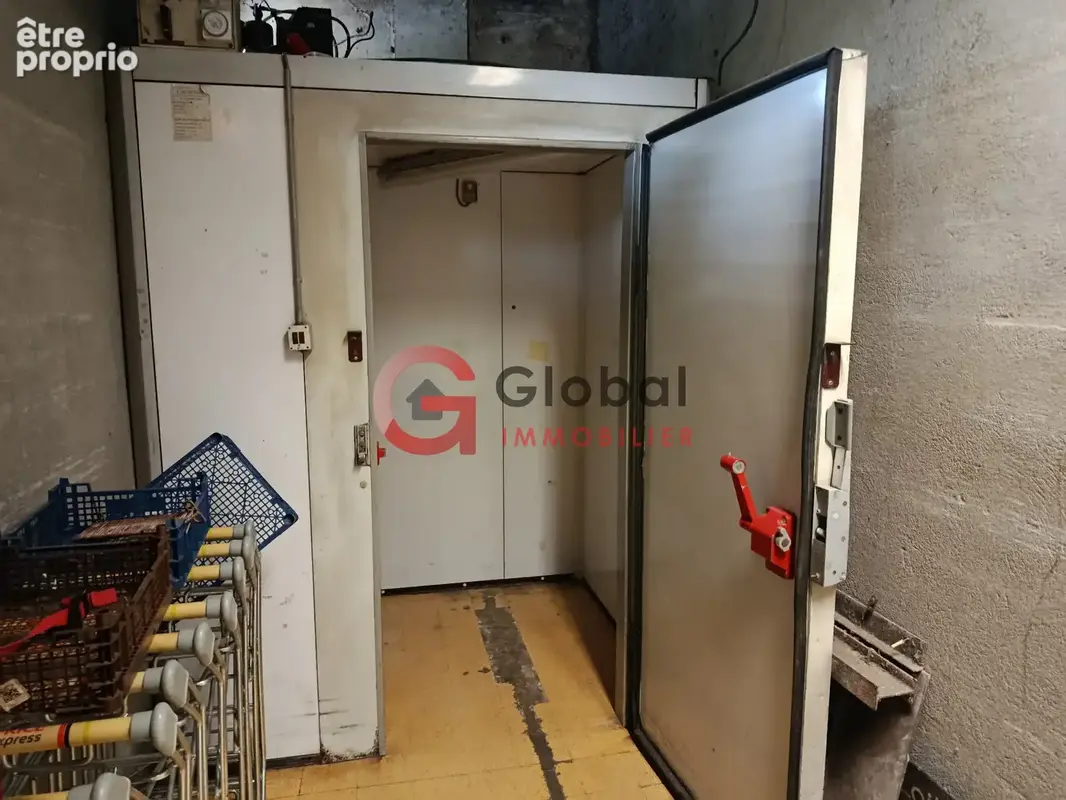 Opportunité rare : Commerce clé en main 167 m2 à Alès - Stock et matériel inclus - photo 13