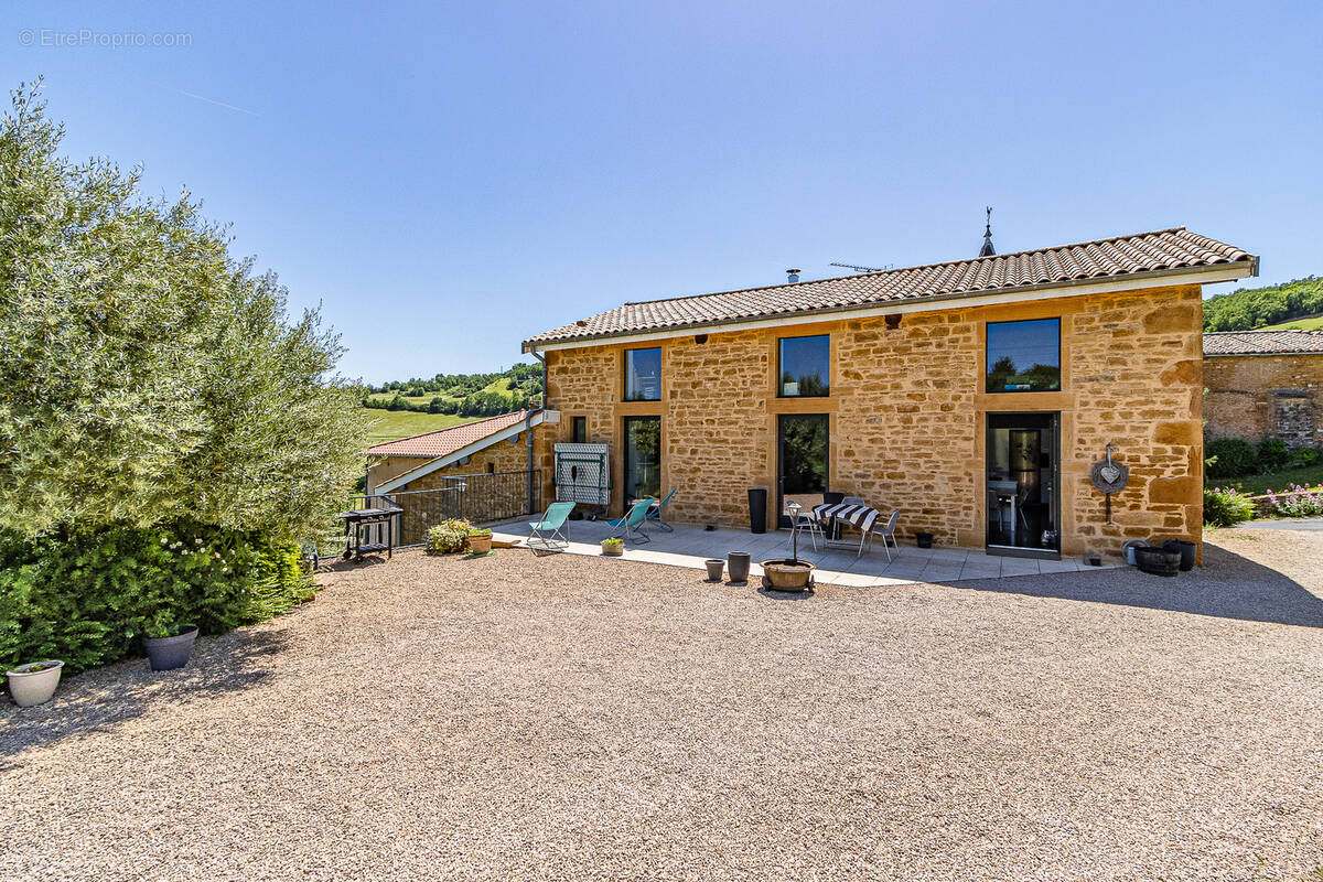Maison à VILLE-SUR-JARNIOUX