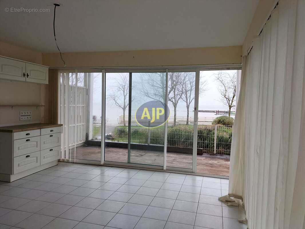 Appartement à FOURAS
