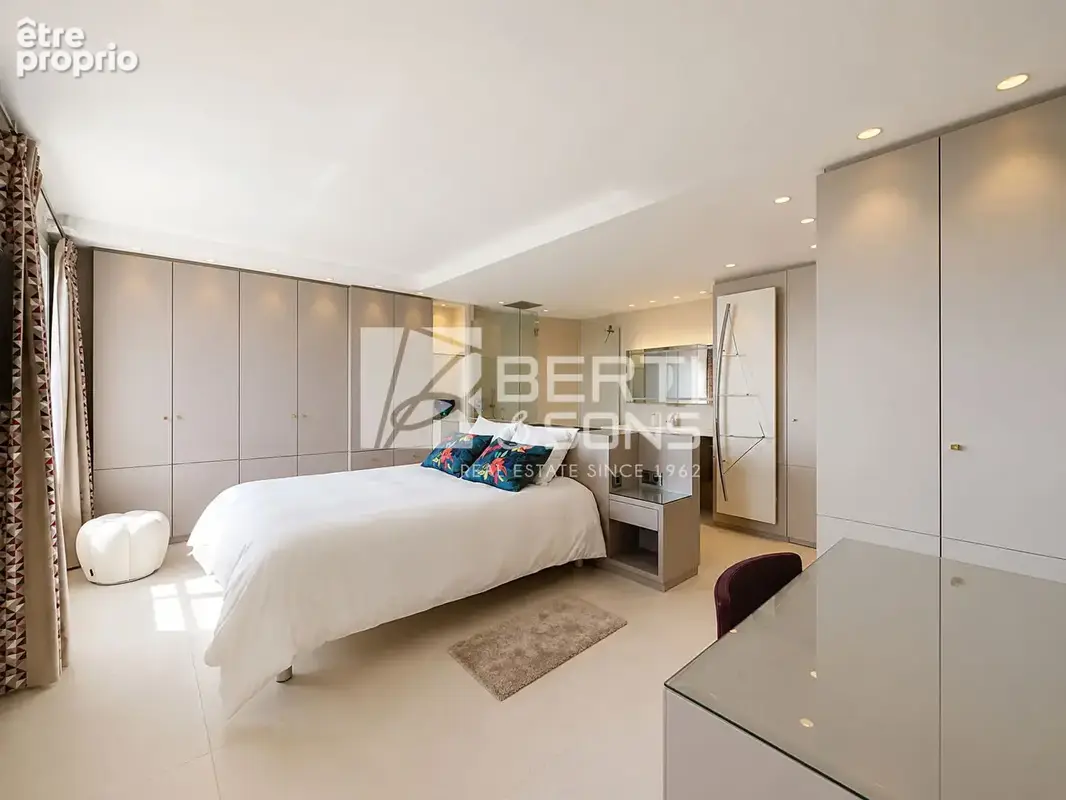 Exclusivité - grand duc - vue feerique - somptueux appartement 3 pieces renové - photo 8