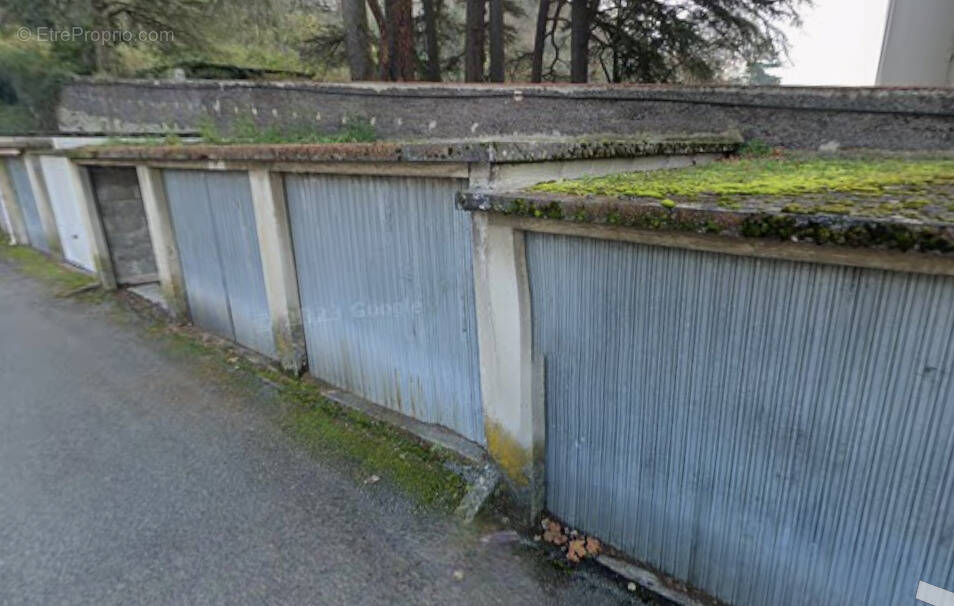 Parking à SAINT-VALLIER