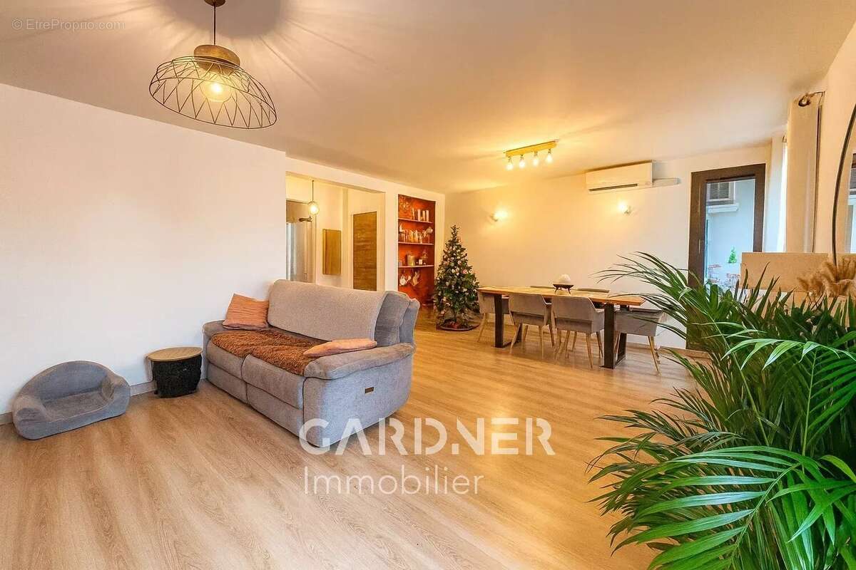 Appartement à MARSEILLE-11E