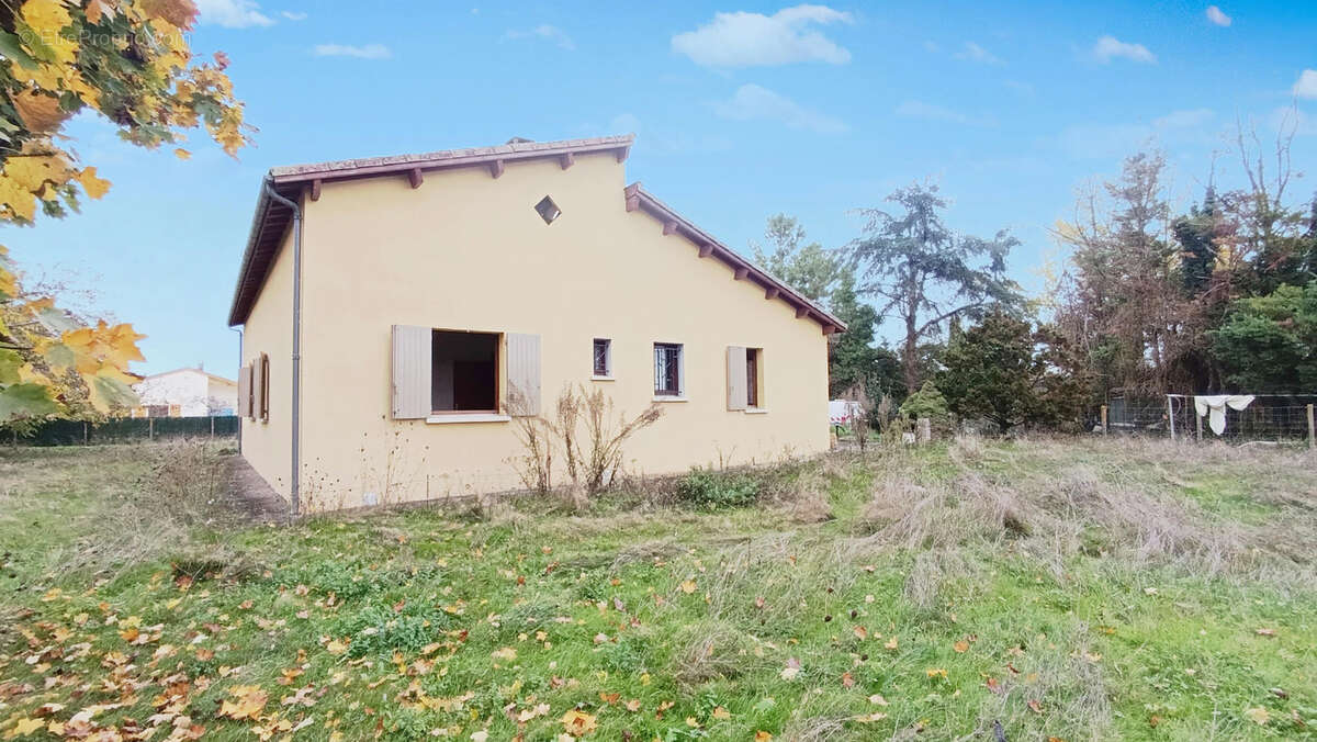 Maison à SAINTE-COLOMBE-EN-BRUILHOIS