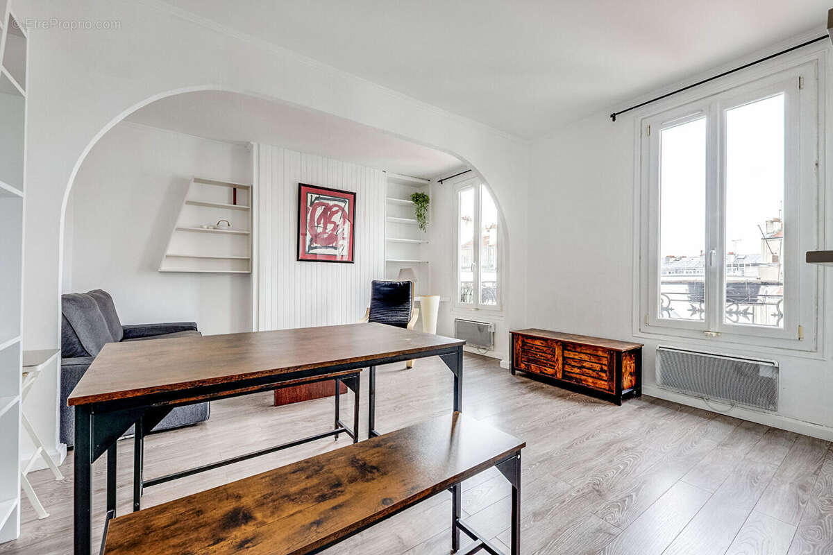 Appartement à PARIS-14E