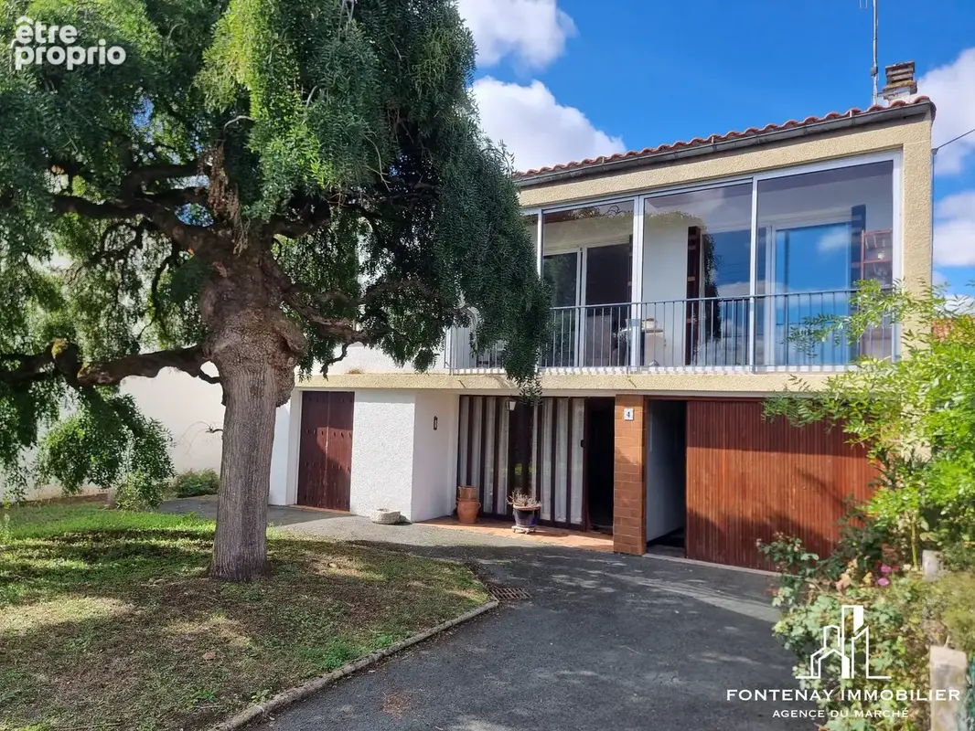 Maison 6 pièces 127 m² à vendre à Fontenay-Le-Comte (85200) - photo 1