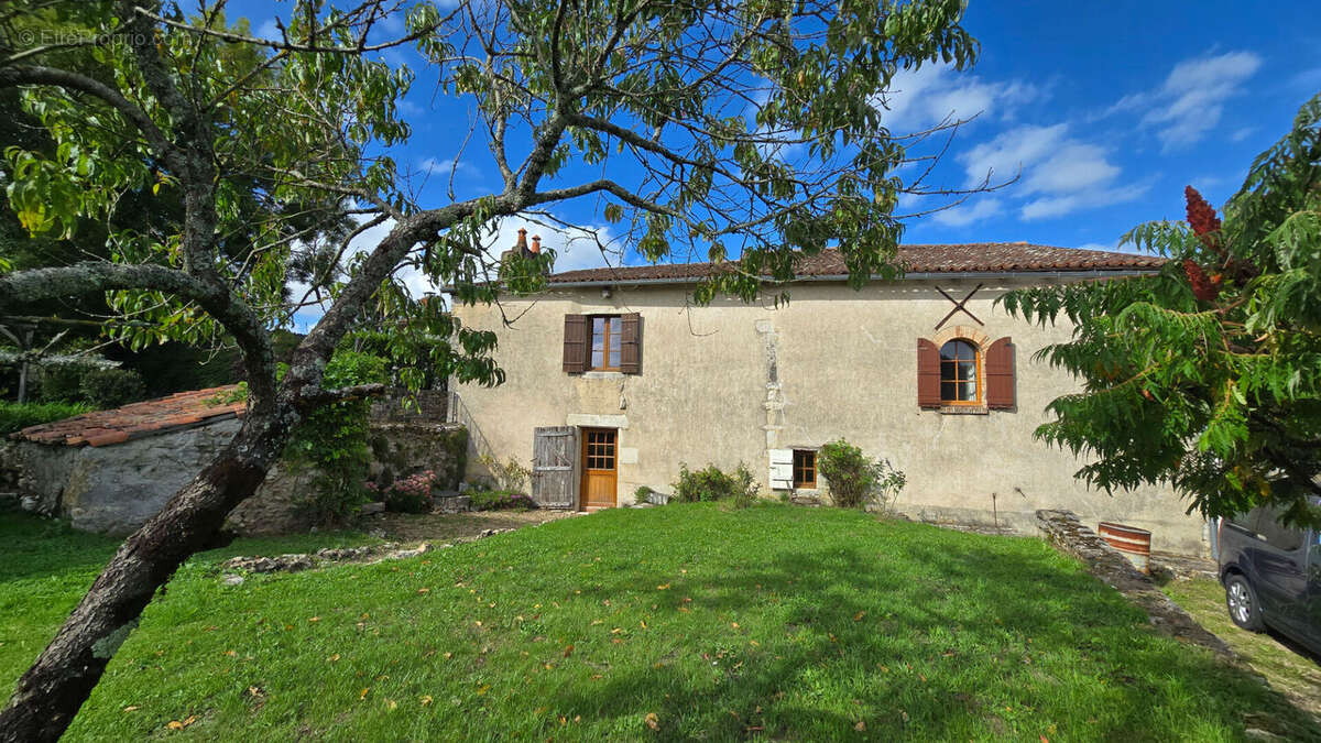 Maison à CHARROUX