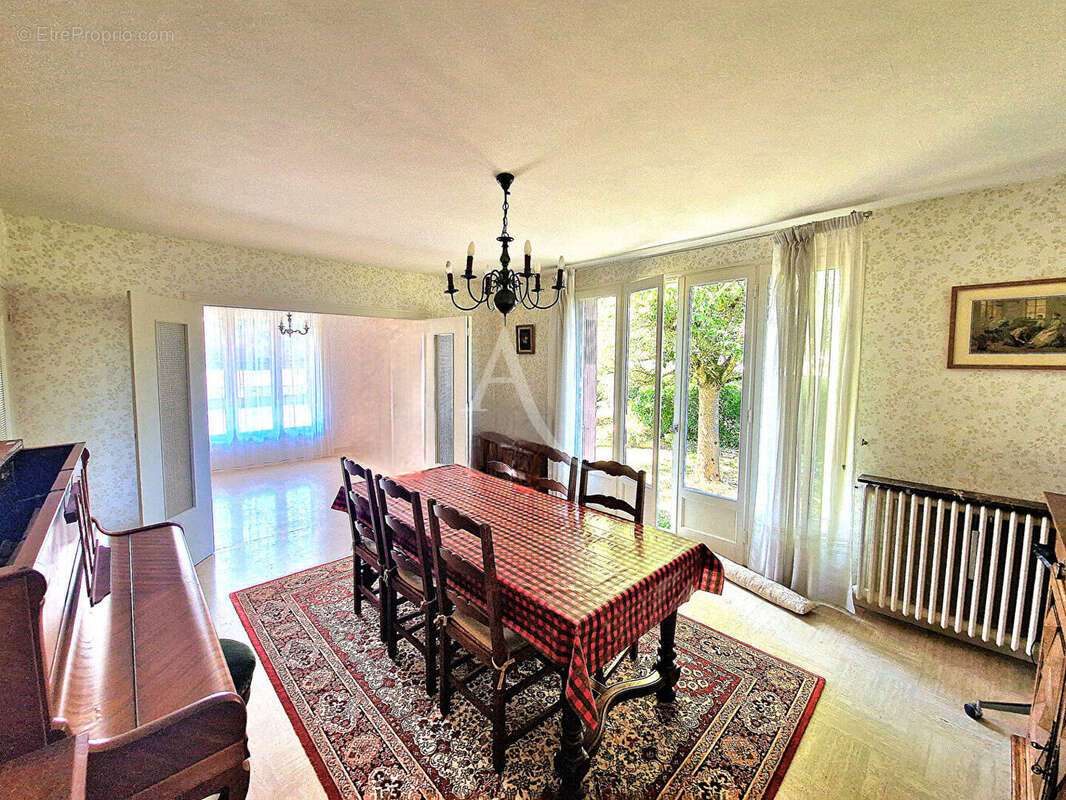 Maison à CHATEAUNEUF-SUR-SARTHE