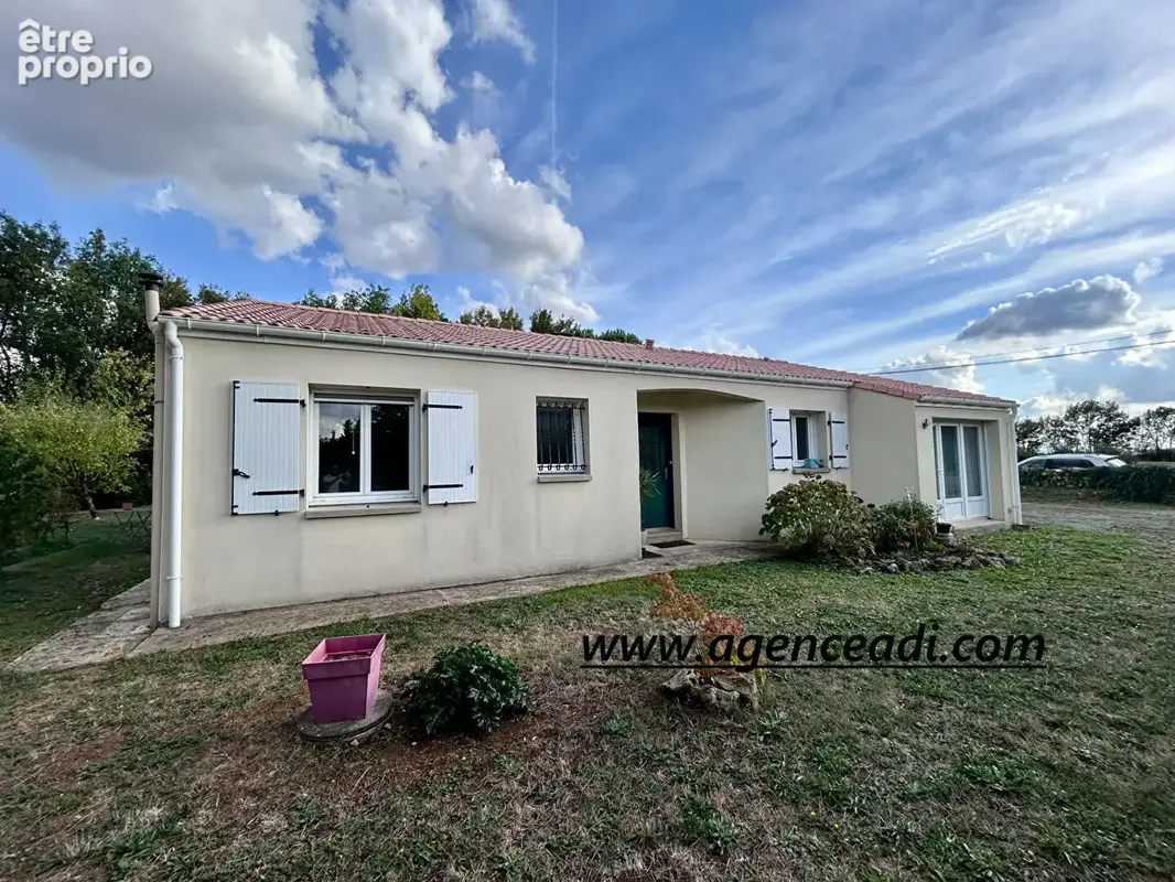 Photo Maison à Sainte-Neomaye au prix de 187 200€