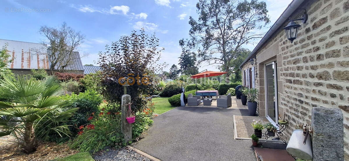 Maison à VILLEDIEU-LES-POELES