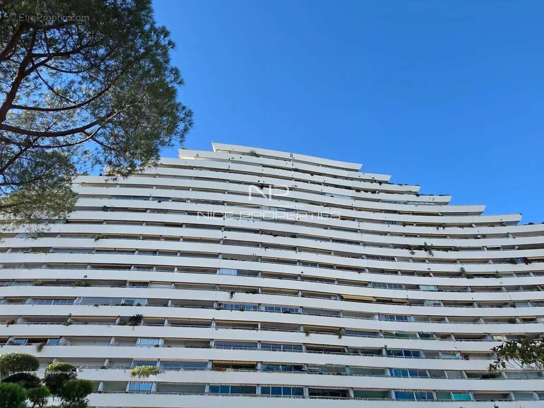 Appartement à VILLENEUVE-LOUBET