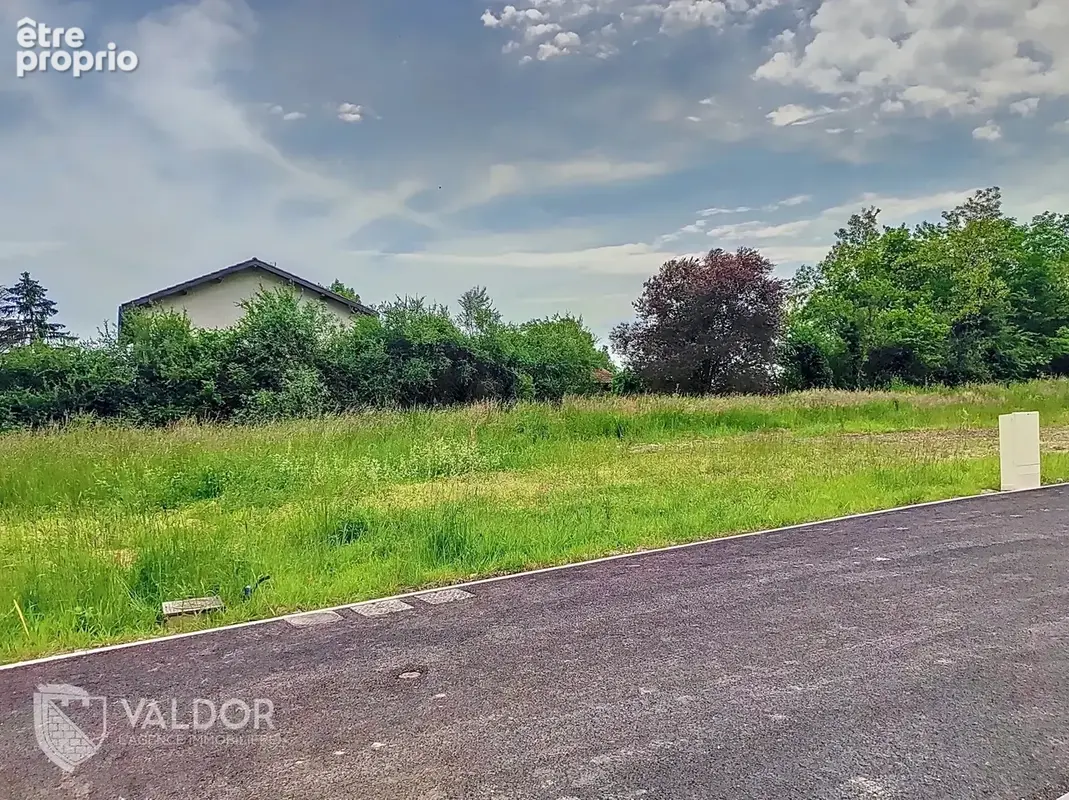 Terrain constructible viabilisé – 801 m² – MARLIEUX (01240) - photo 3