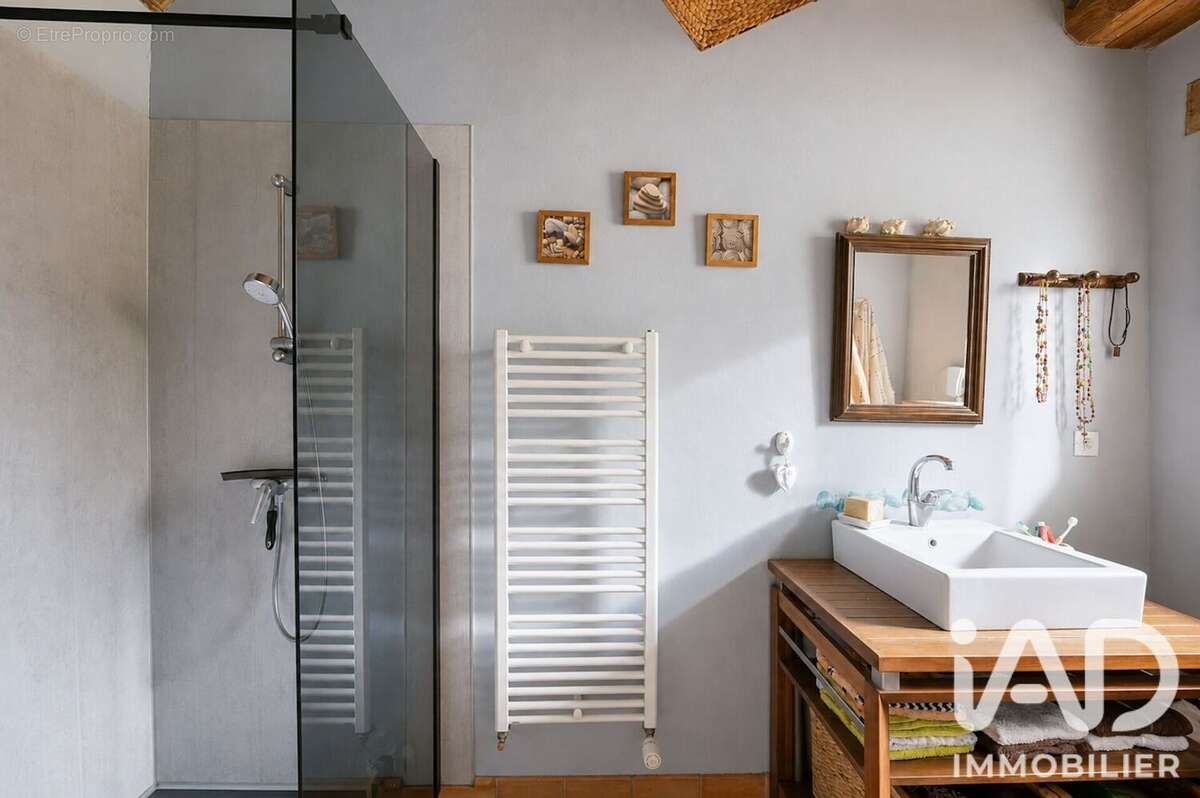 Maison 209 m² à Savigne-L'eveque  - photo 7