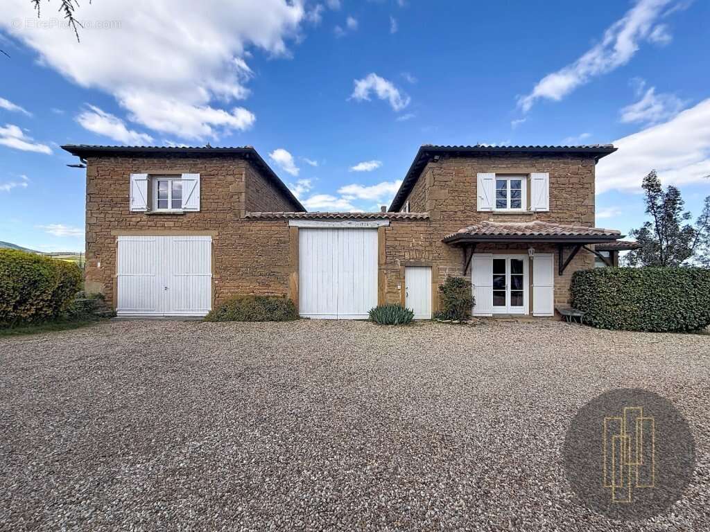 Maison à POUILLY-LE-MONIAL