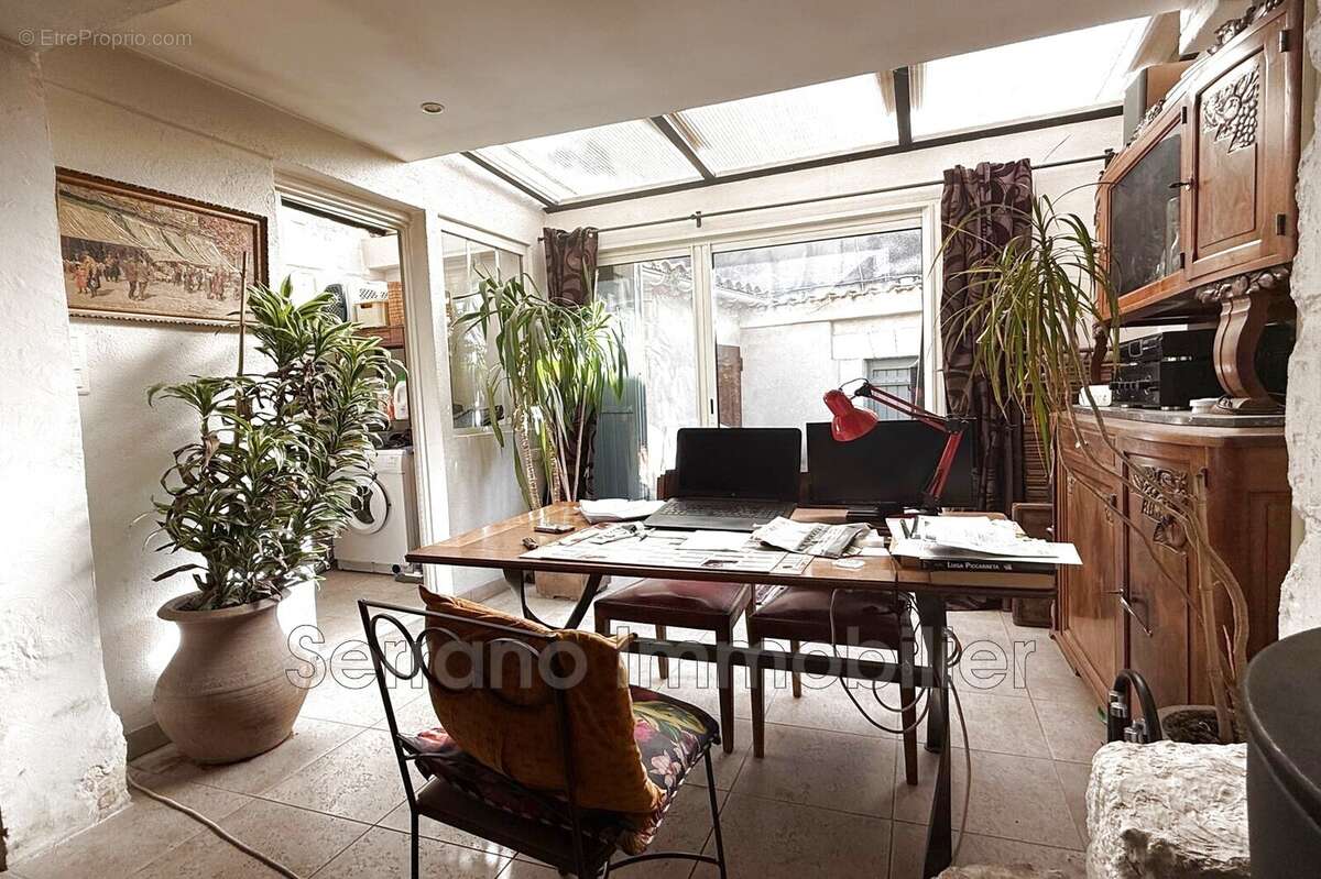 Maison 68 m² à Eyragues  - photo 6