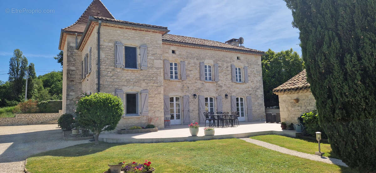 Maison à SAUVETERRE