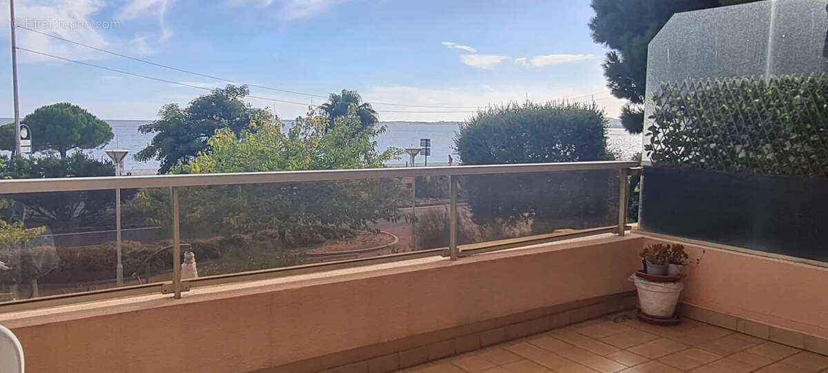 Appartement à SAINT-LAURENT-DU-VAR