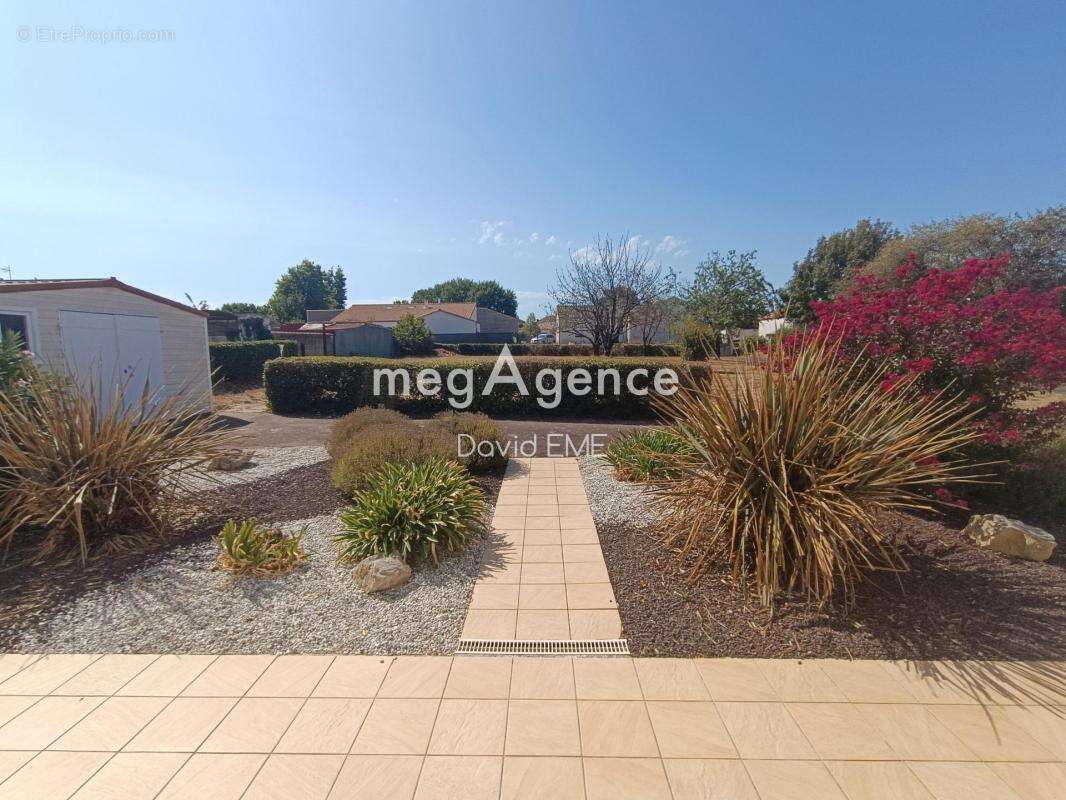 5 Pièces, 108 m2, 3 chambres, AIZENAY Centre - photo 2