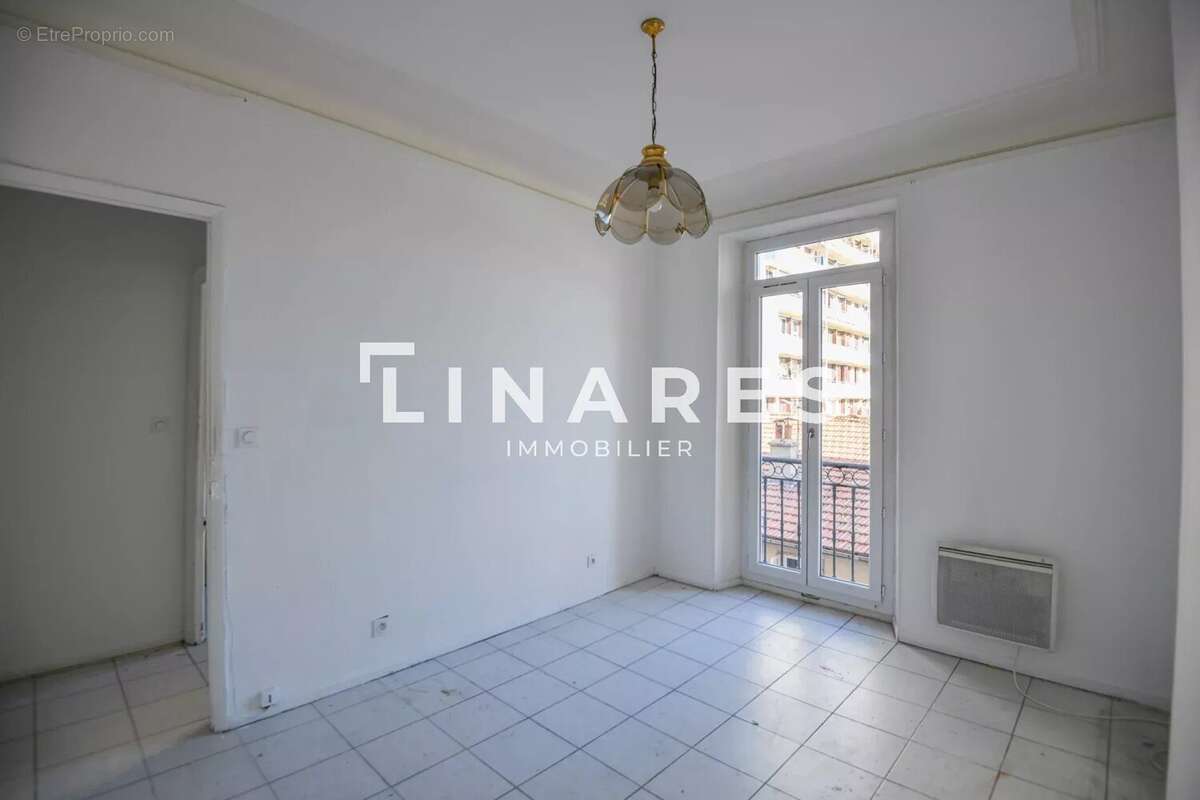 Appartement à MARSEILLE-1E