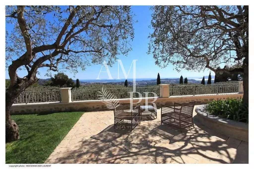 Maison à MOUGINS