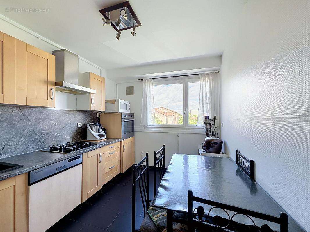 Appartement à SAINT-FONS