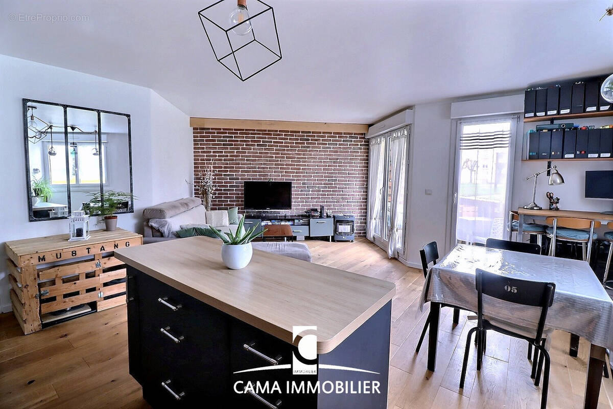 Appartement à MONTIGNY-LE-BRETONNEUX