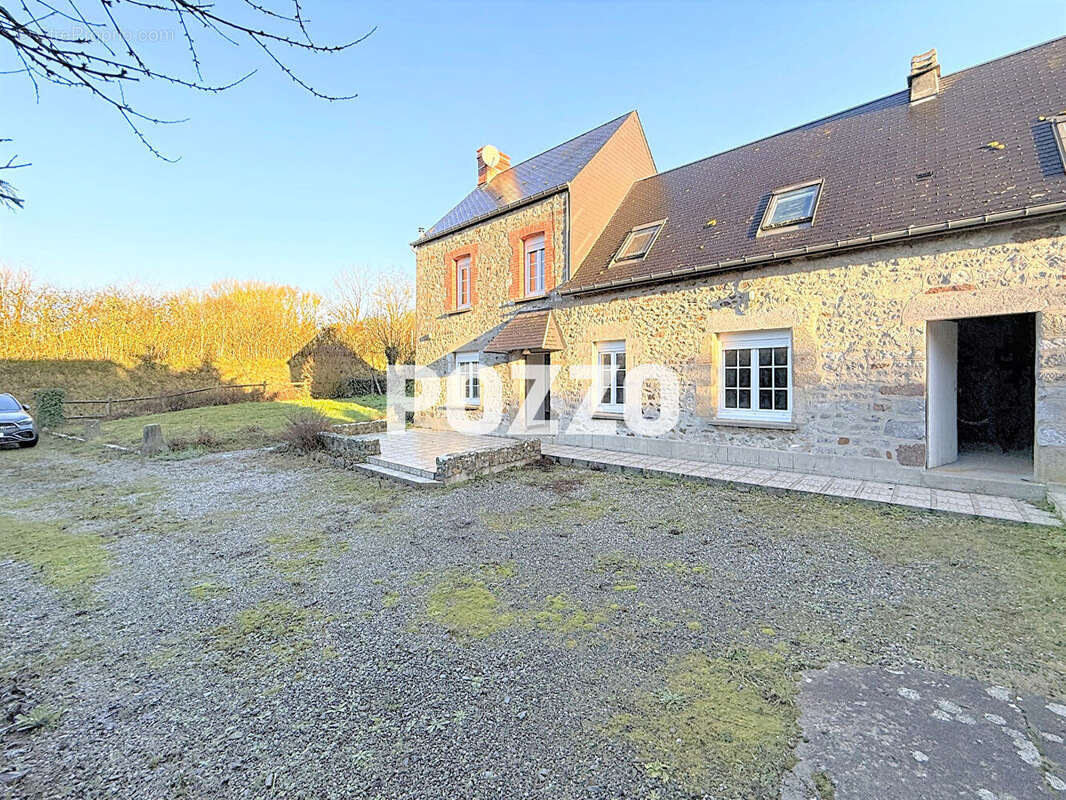 Maison à HEUGUEVILLE-SUR-SIENNE