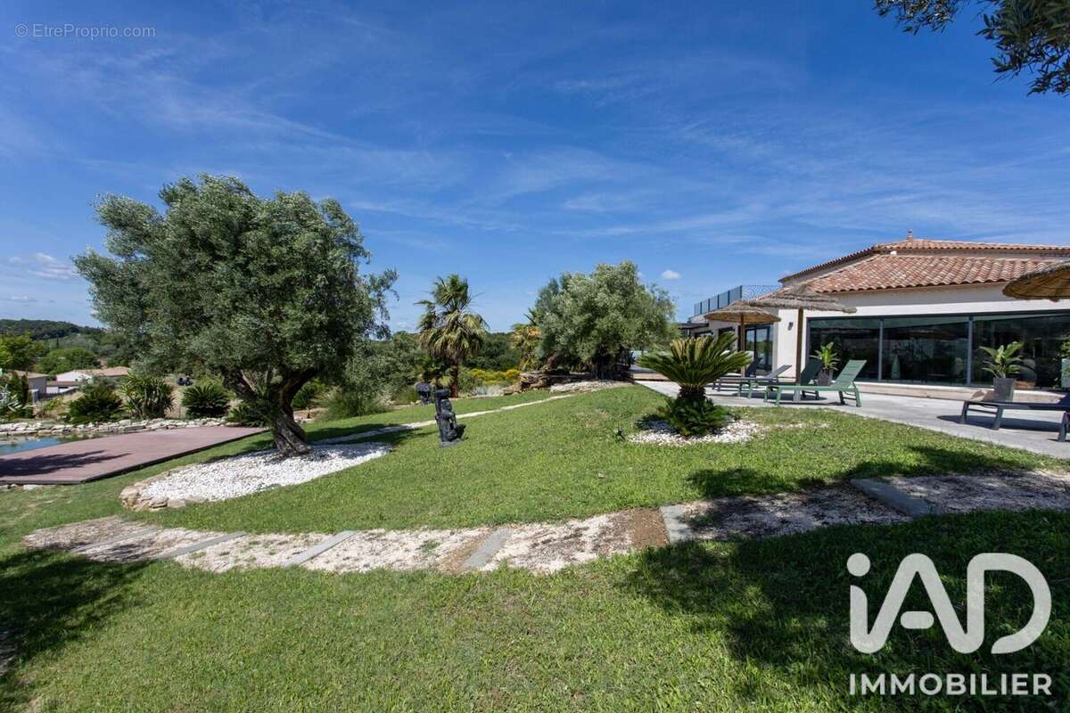 Maison 400 m² à Mondragon  - photo 8