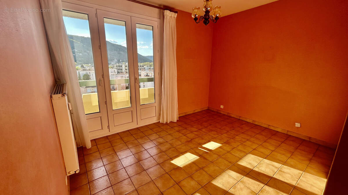 Appartement à TOURNON-SUR-RHONE