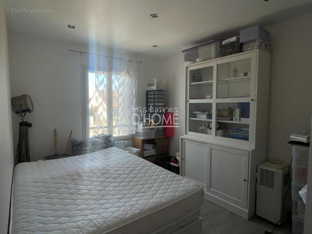 Maison à JOUY-LE-CHATEL