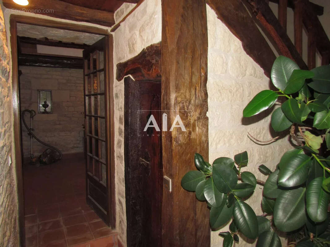 Maison à COURCOME