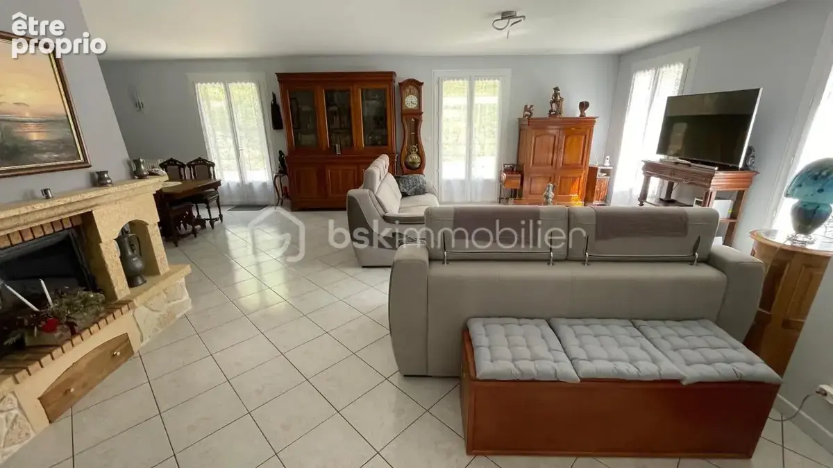 Maison sur sous-sol complet rénovée avec soins sur 3532 m² de terrain non clos - photo 8