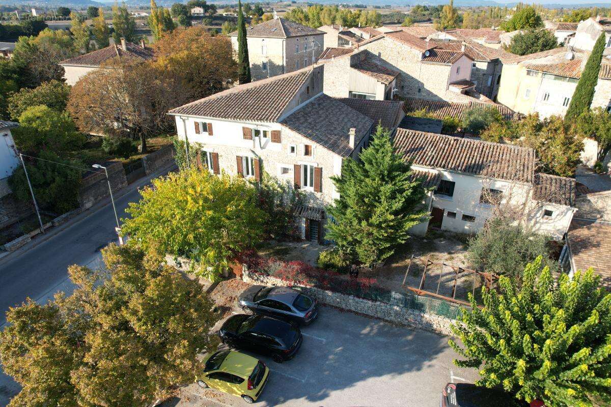 Maison à SAINT-JEAN-DE-MARUEJOLS-ET-AVEJAN