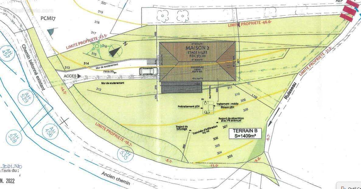   - Terrain à VALS-LES-BAINS