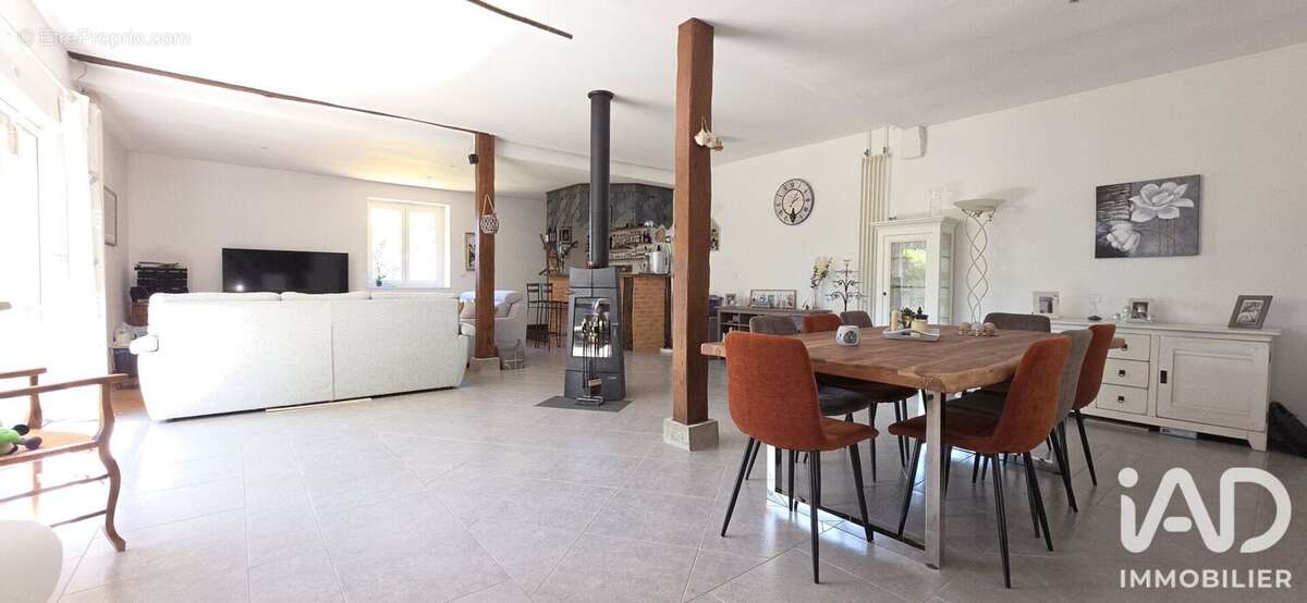 Maison 202 m² à Charentilly  - photo 4