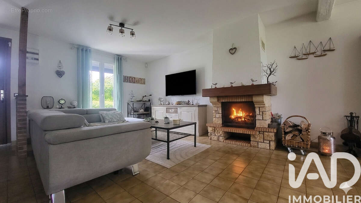 Maison 95 m² à Saint-Martin-Aux-Buneaux  - photo 3