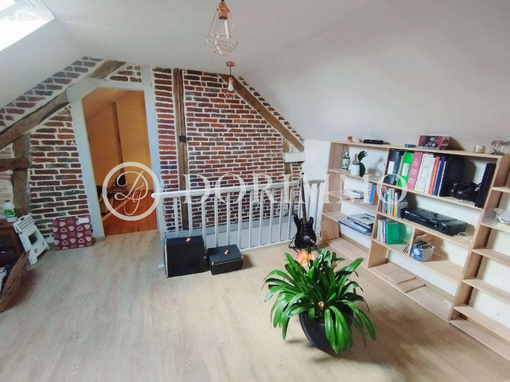 Maison à CREVECOEUR-LE-GRAND