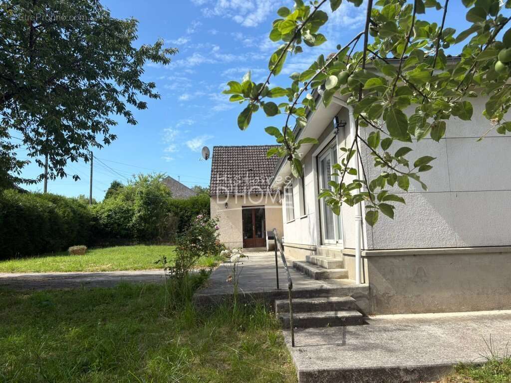 Maison à CHOISY-EN-BRIE