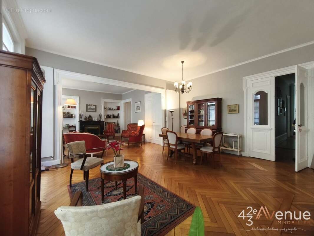 Appartement à SAINT-ETIENNE