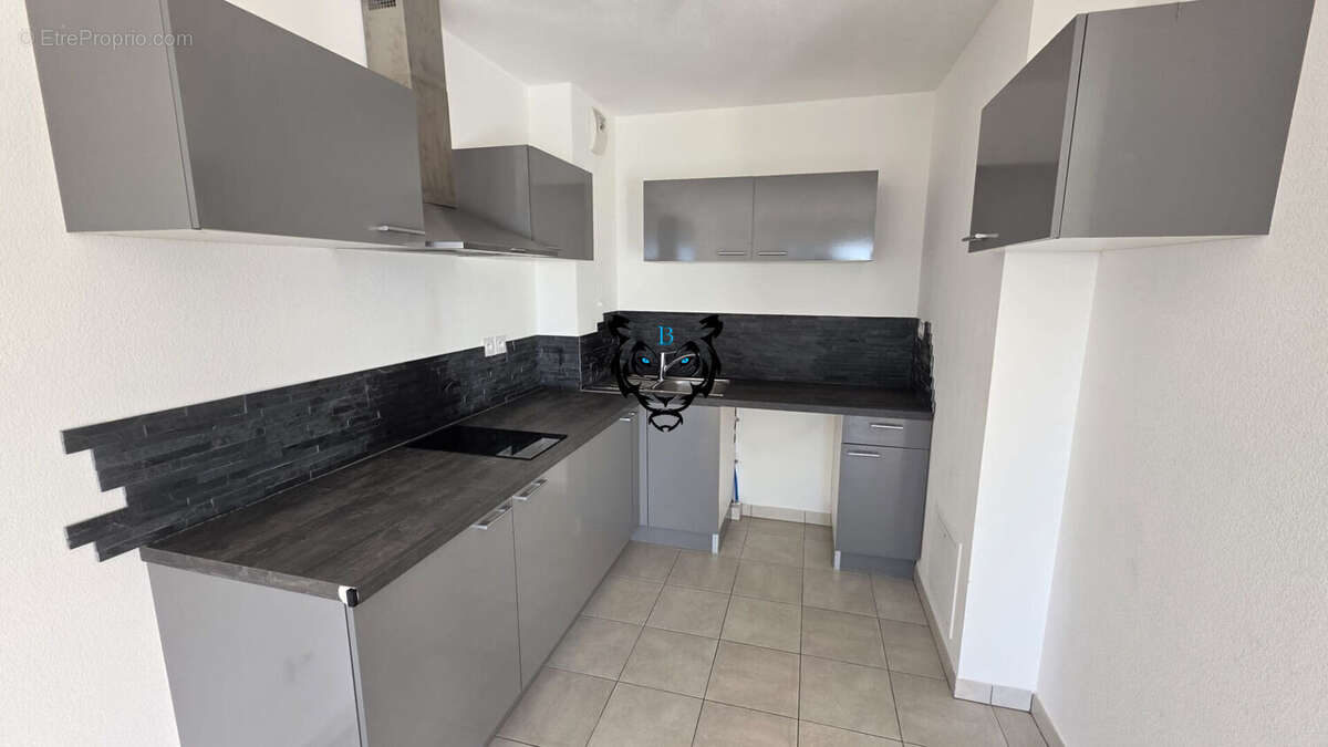 Appartement à ROQUEBRUNE-SUR-ARGENS